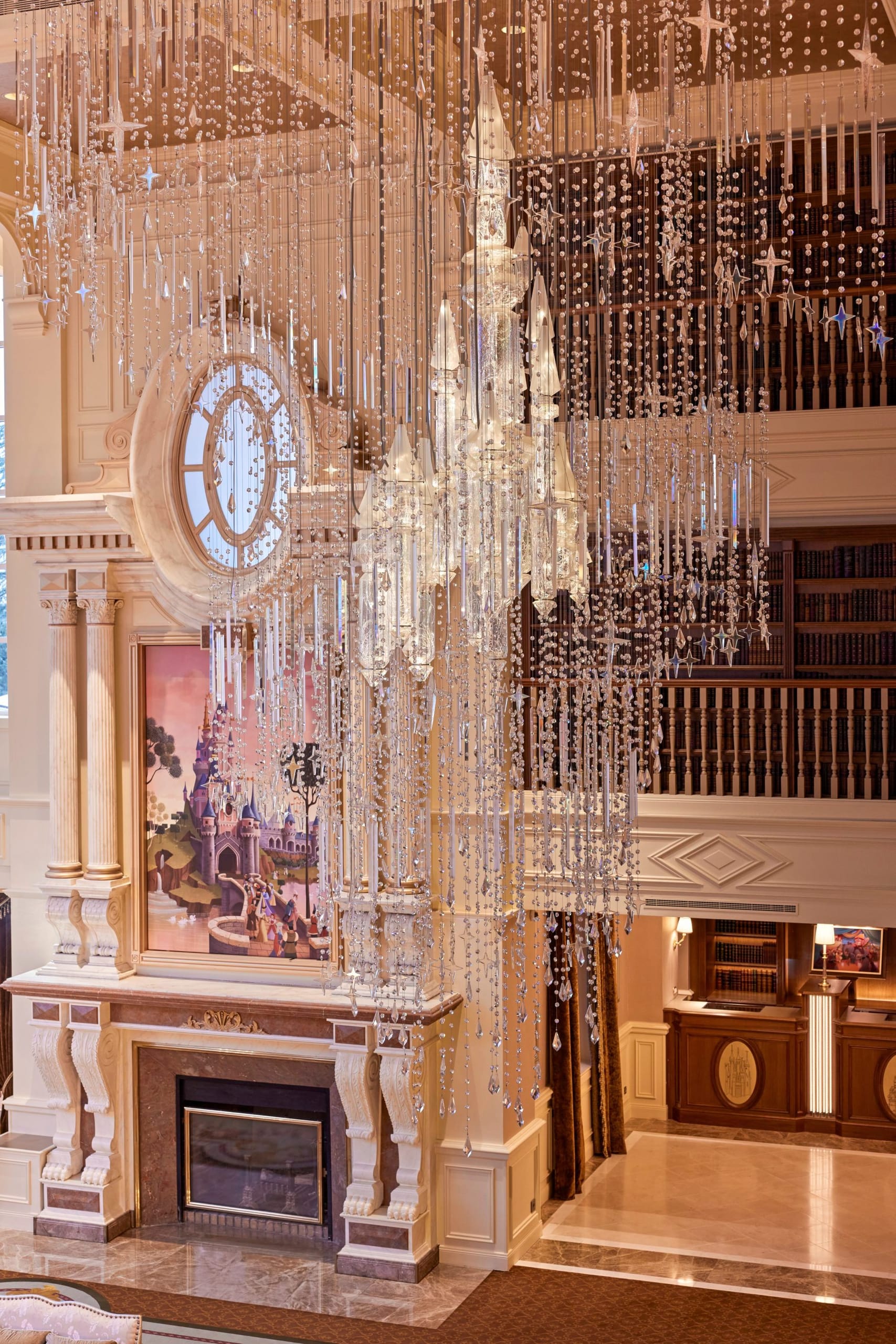 Lobby_Vertical_DisenylandHotel