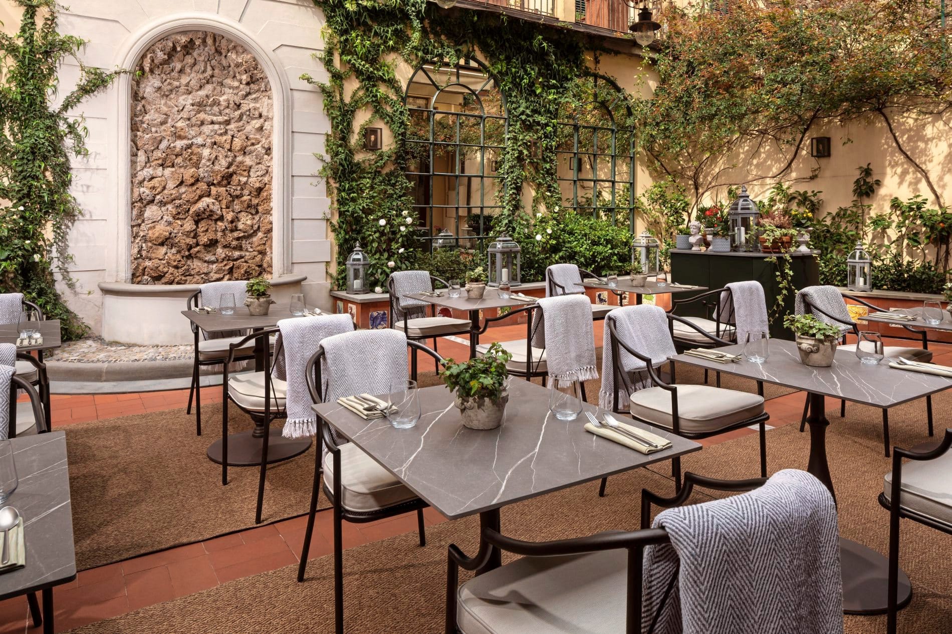 Restaurant Secret Garden im Tivoli Palazzo Gaddi Hotel in Florenz