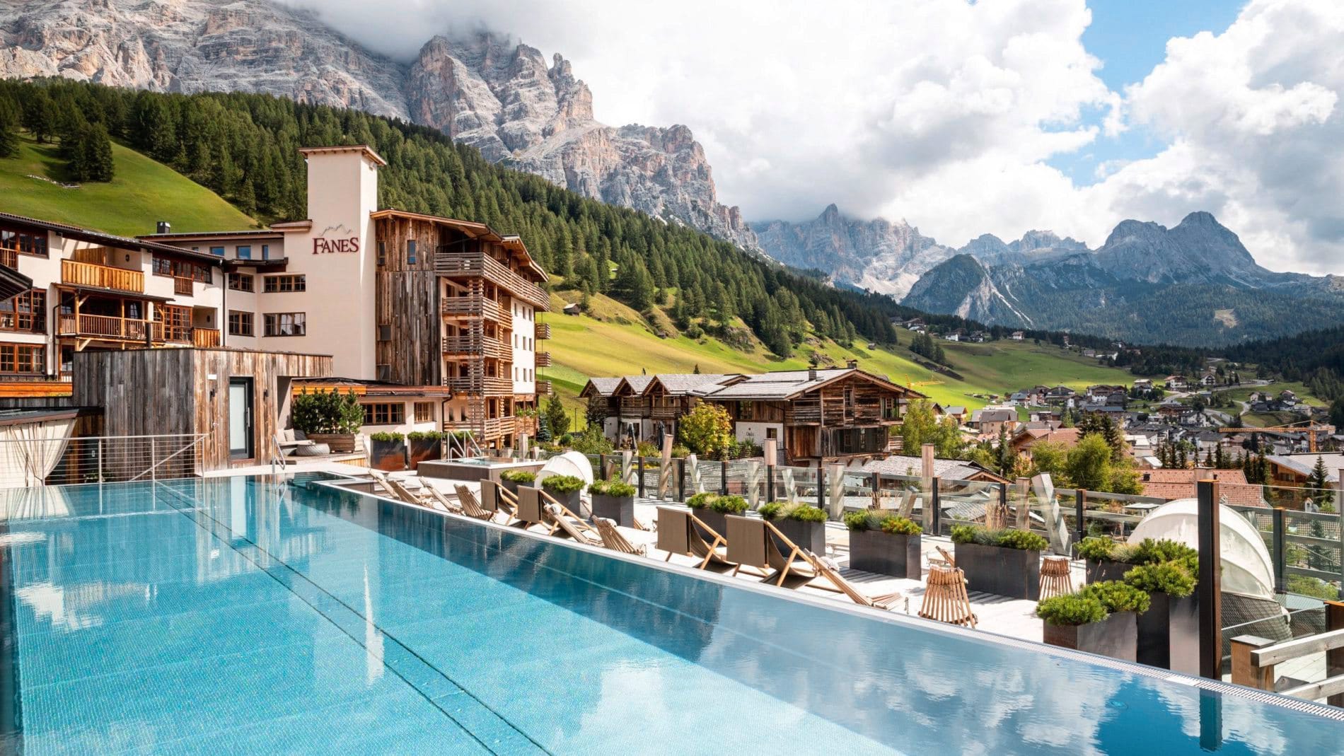 Dolomiti_Wellness_Hotel_Fanes_Pool