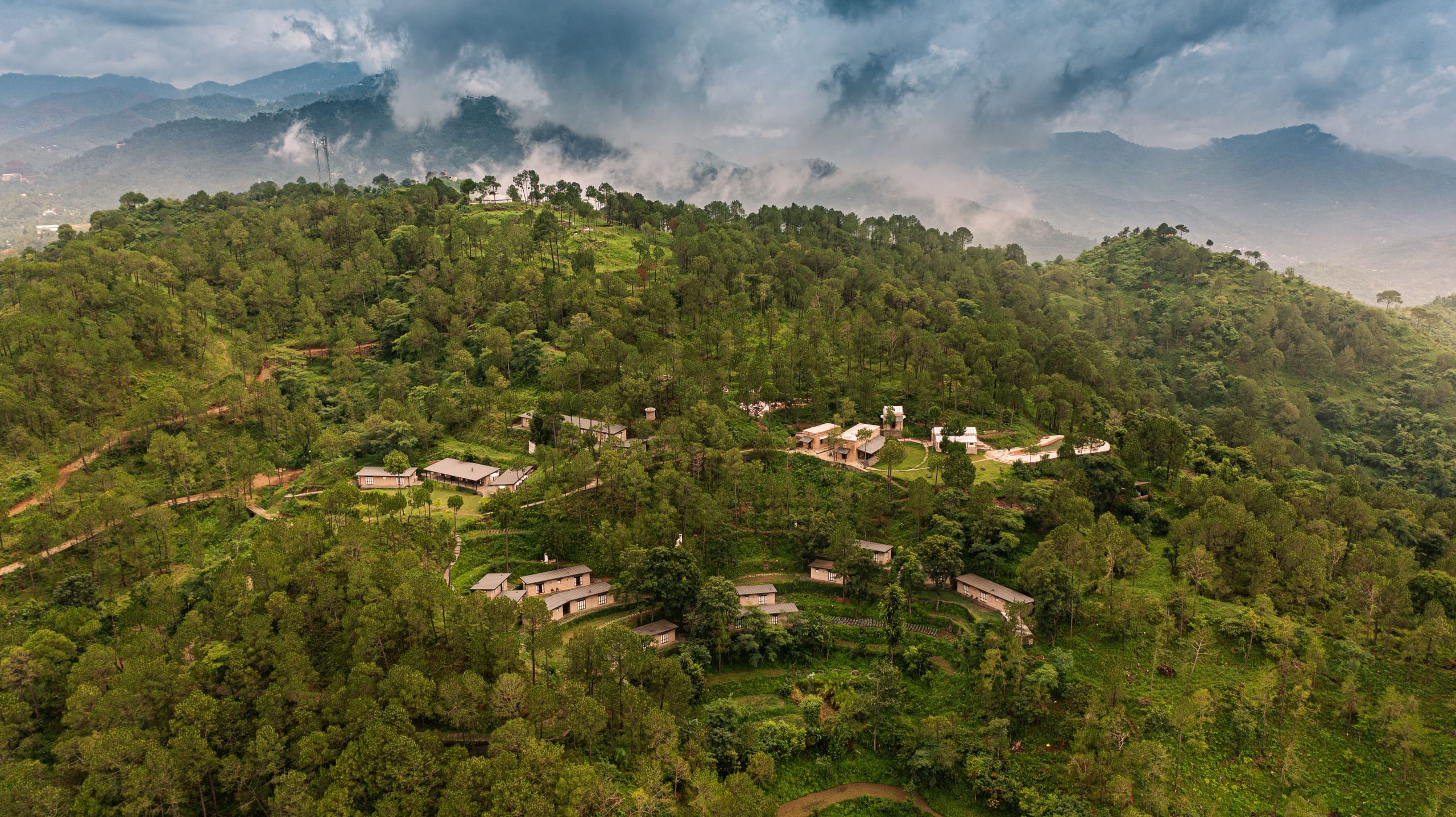 Amaya in Indien: Das vom Architekten Bijoy Jain entworfene Hotel verbindet Landschaft, Kultur und Architektur im westlichen Himalaya.
