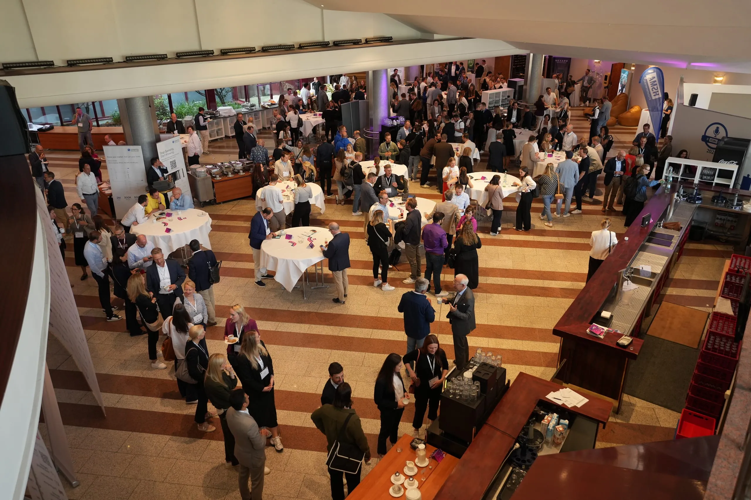 HSMA Day 2025: Zwischen den Vorträgen konnten die Teilnehmenden die Zeit zum networken nutzen.