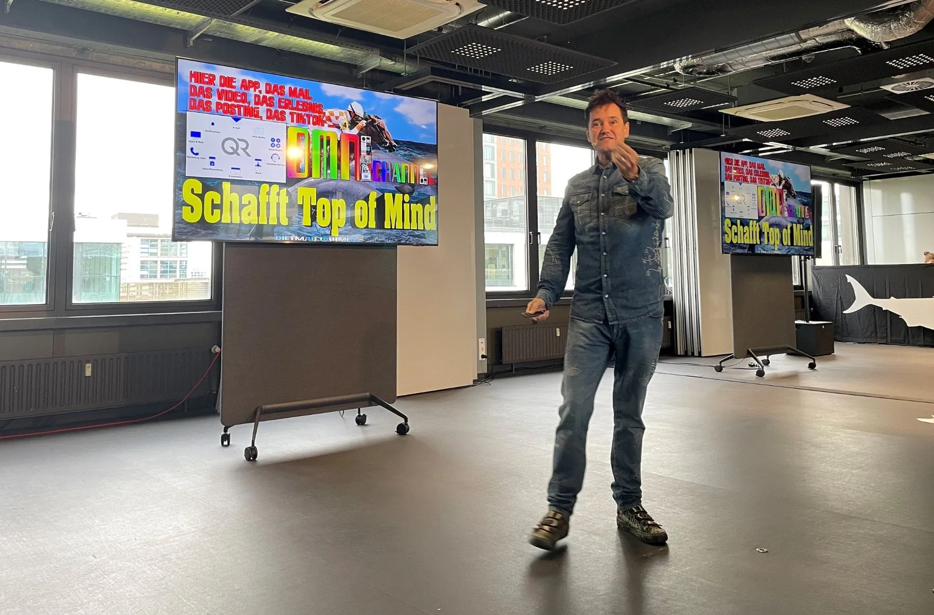 Keynote-Speaker Dietmar Dahmen sprach darüber wie Hoteliers am besten den 